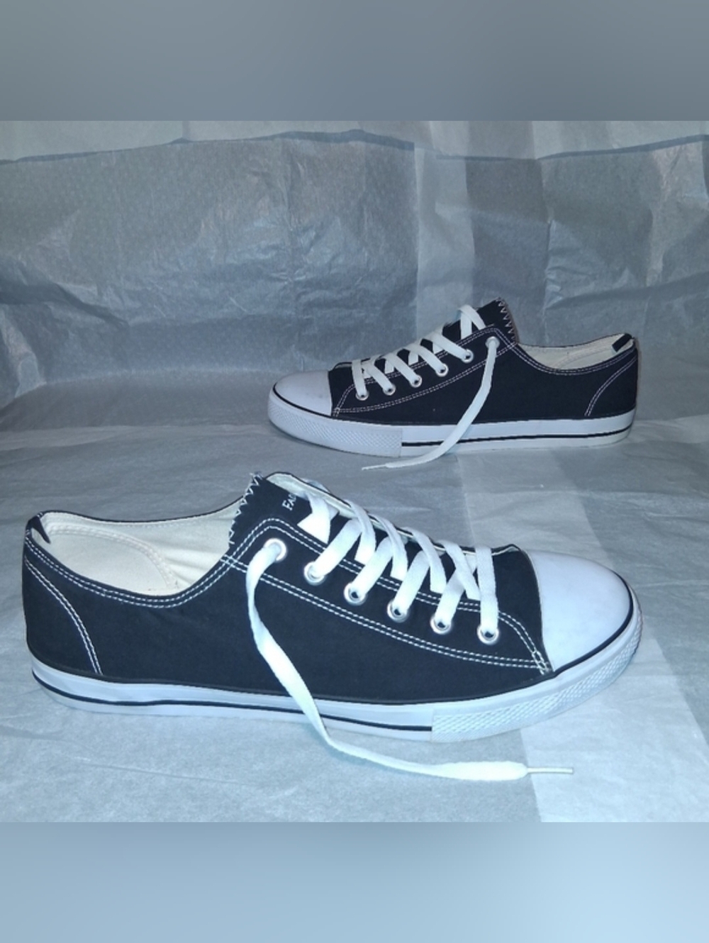 🚨 Faded Glory Sneakers, Men size 13.